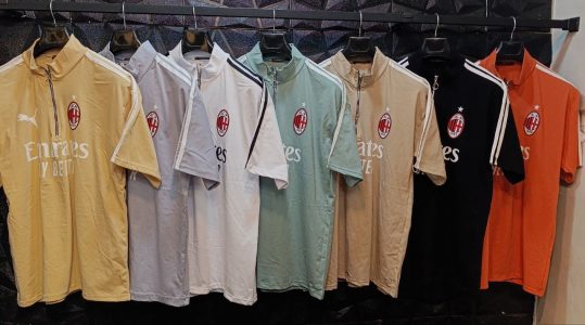 تیشرت نیم زیپ‌